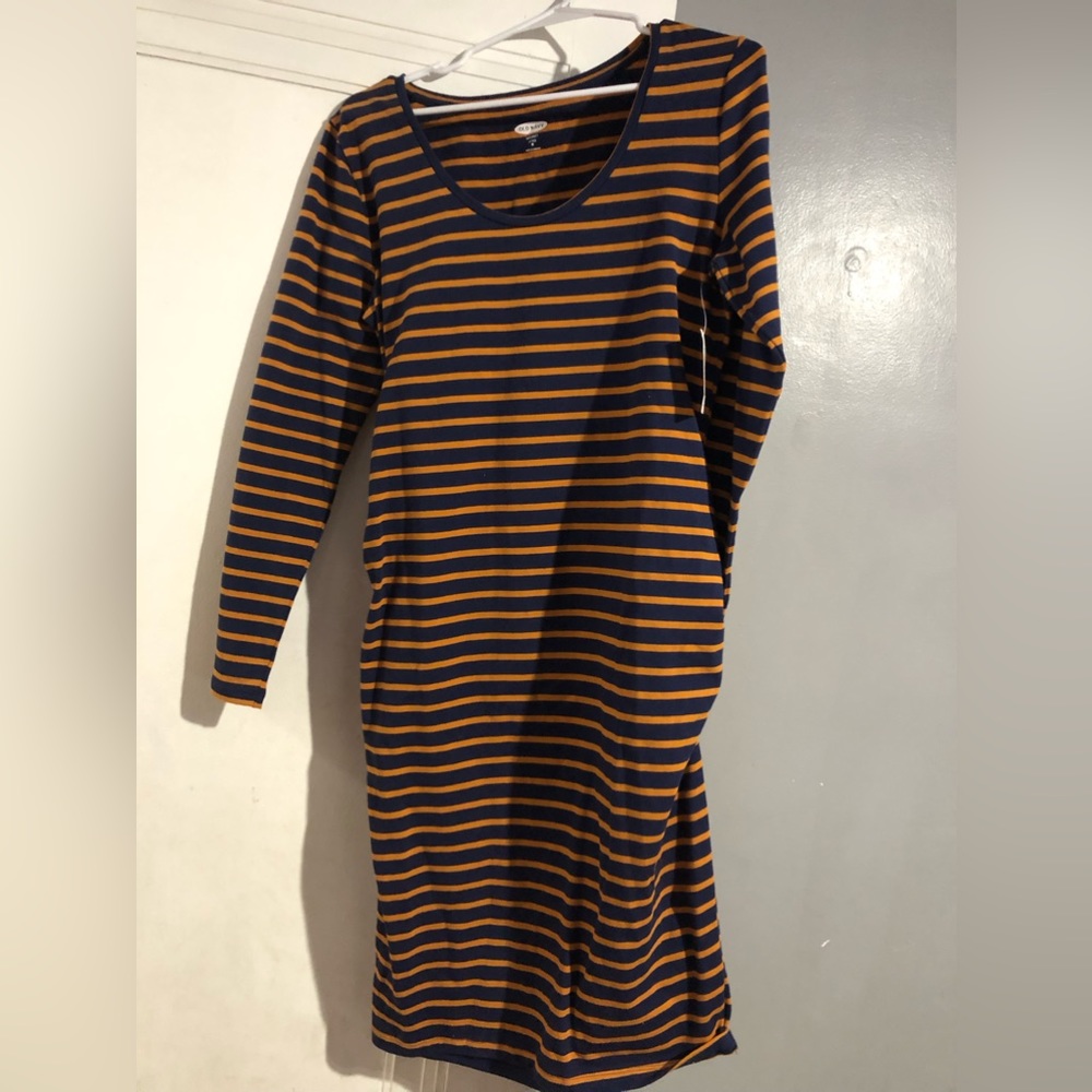 Brand new! Old navy maternity dress // size M